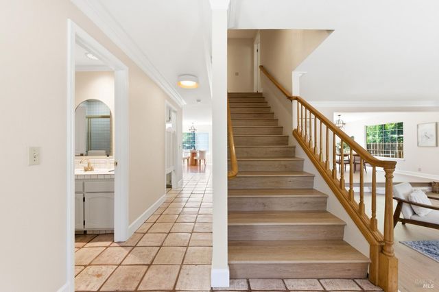 121 Main Dr, San Rafael, CA 94901