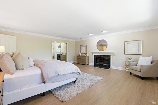 121 Main Dr, San Rafael, CA 94901