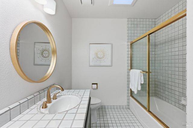 121 Main Dr, San Rafael, CA 94901