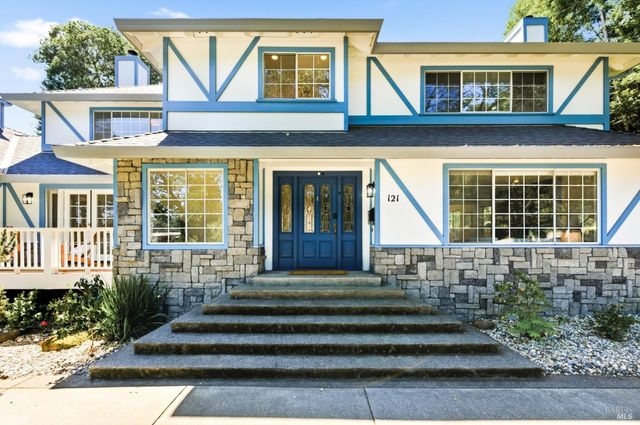 121 Main Dr, San Rafael, CA 94901