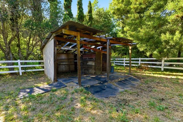 121 Main Dr, San Rafael, CA 94901