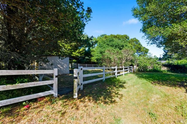 121 Main Dr, San Rafael, CA 94901