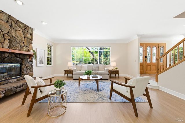 121 Main Dr, San Rafael, CA 94901