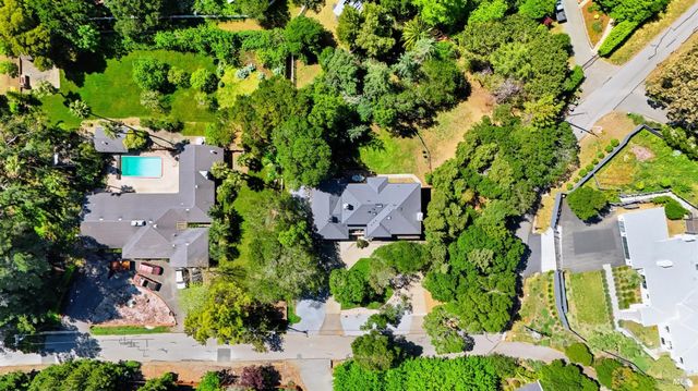 121 Main Dr, San Rafael, CA 94901