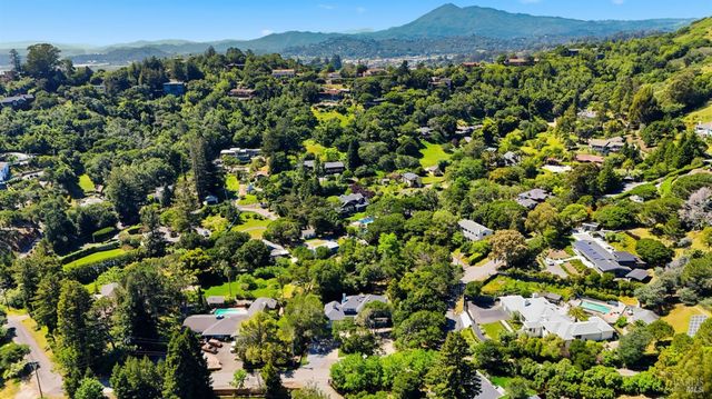 121 Main Dr, San Rafael, CA 94901