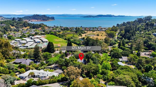 121 Main Dr, San Rafael, CA 94901