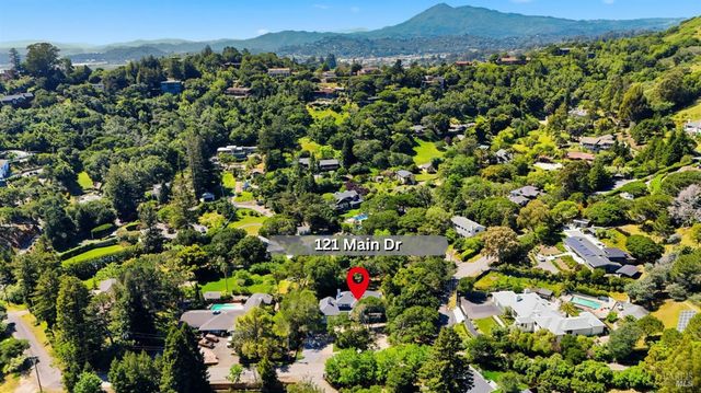 121 Main Dr, San Rafael, CA 94901