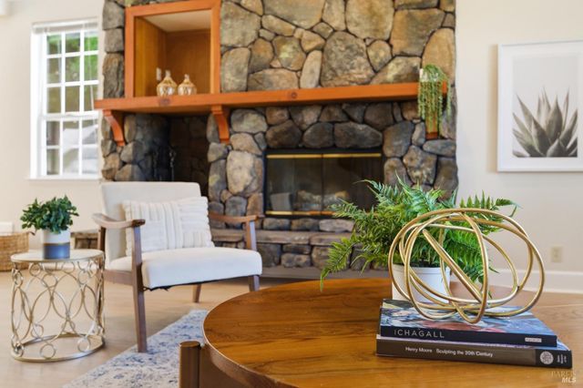 121 Main Dr, San Rafael, CA 94901