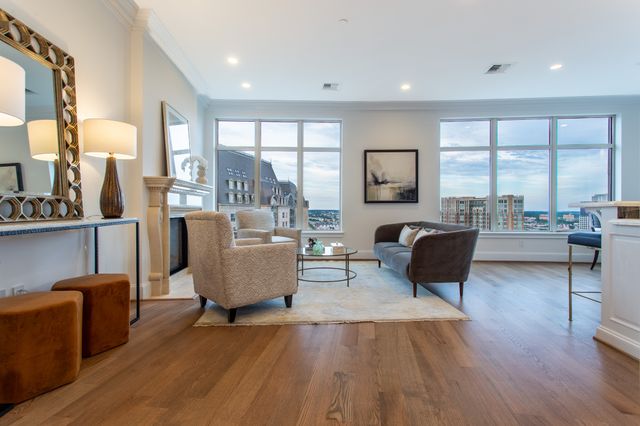 2555 N Pearl Street 1903, Dallas, TX 75201