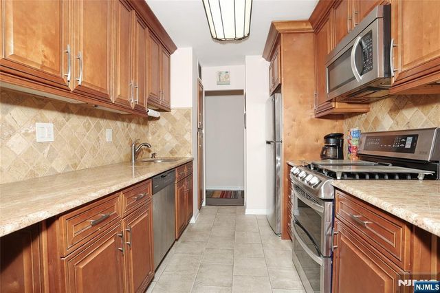 6040 Boulevard 8H, West New York, NJ 07093