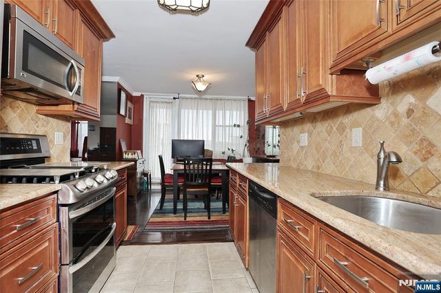 6040 Boulevard 8H, West New York, NJ 07093