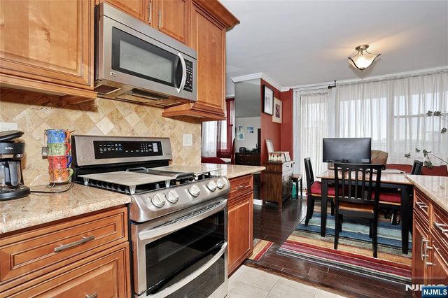 6040 Boulevard 8H, West New York, NJ 07093