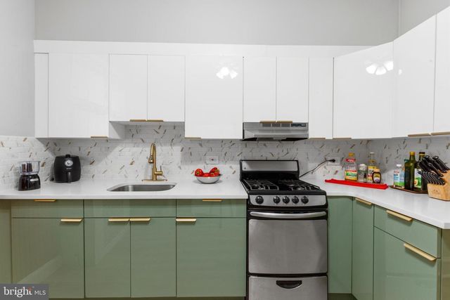 213 W DUNCANNON AVE, Philadelphia, PA 19120