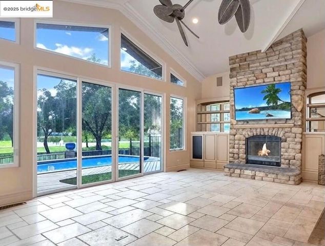 5580 Edgeview Dr, Discovery Bay, CA 94505