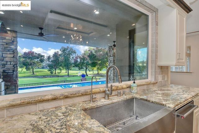 5580 Edgeview Dr, Discovery Bay, CA 94505