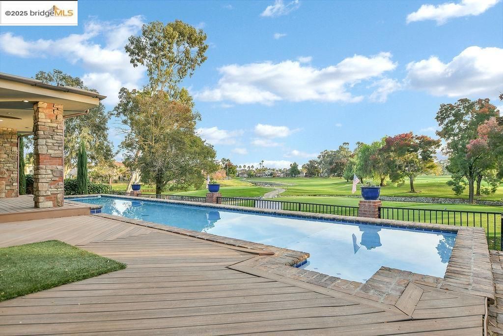 5580 Edgeview Dr, Discovery Bay, CA 94505