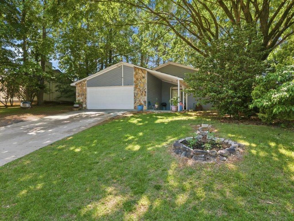 1462 Country Downs Drive, Norcross, GA 30093