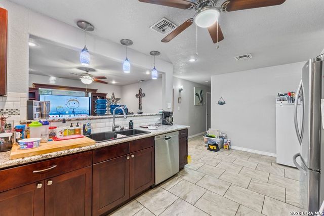 145 Lost Forest St, Live Oak, TX 78233