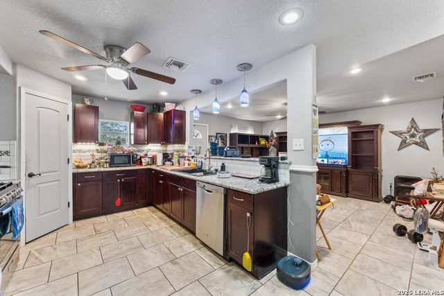 145 Lost Forest St, Live Oak, TX 78233