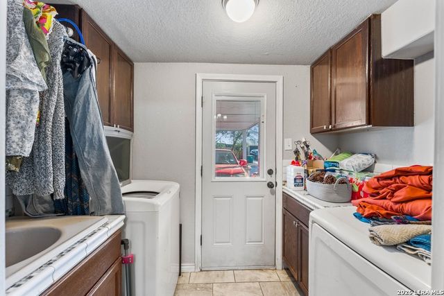 145 Lost Forest St, Live Oak, TX 78233