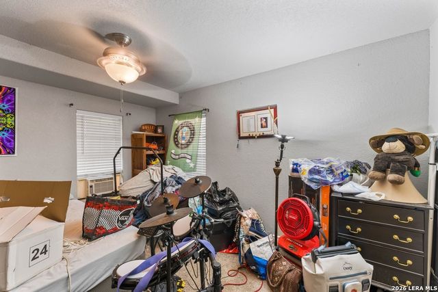 145 Lost Forest St, Live Oak, TX 78233