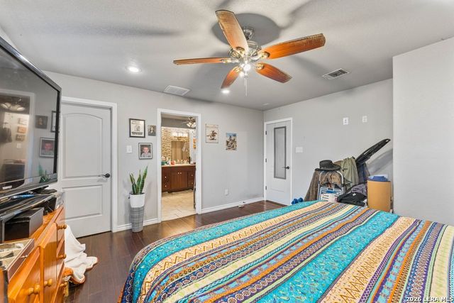 145 Lost Forest St, Live Oak, TX 78233