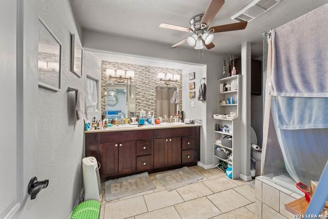 145 Lost Forest St, Live Oak, TX 78233