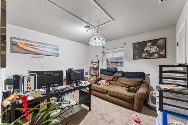 145 Lost Forest St, Live Oak, TX 78233