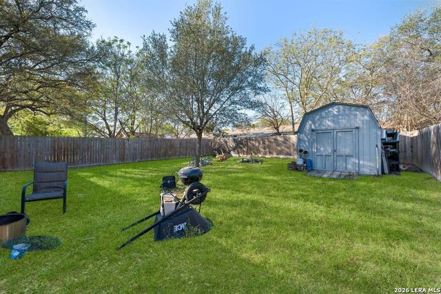 145 Lost Forest St, Live Oak, TX 78233