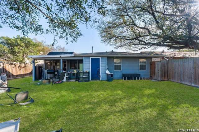 145 Lost Forest St, Live Oak, TX 78233