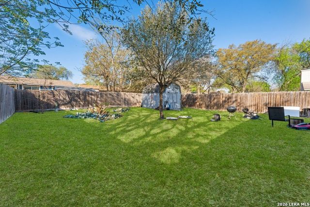145 Lost Forest St, Live Oak, TX 78233