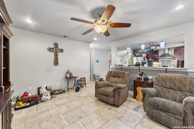 145 Lost Forest St, Live Oak, TX 78233