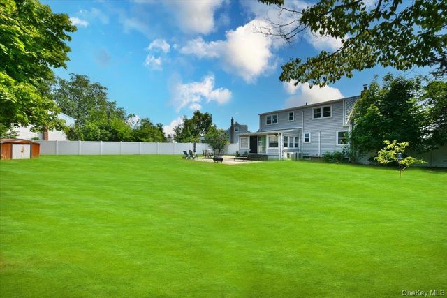 2 Ford Drive W, Massapequa, NY 11758