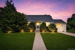 2 Ford Drive W, Massapequa, NY 11758