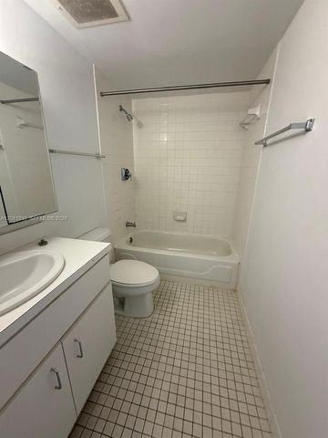 5737 SW 72nd St 5737, South Miami, FL 33143