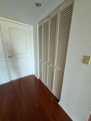 5737 SW 72nd St 5737, South Miami, FL 33143