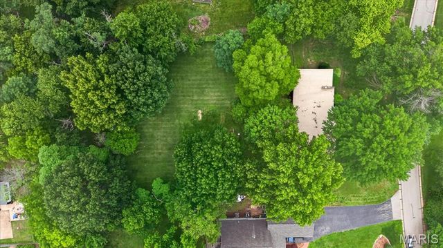 33 Topping Lane, Des Peres, MO 63131