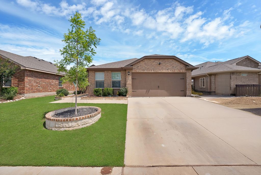 228 Foxhunter Street, Fort Worth, TX 76131 — exterior