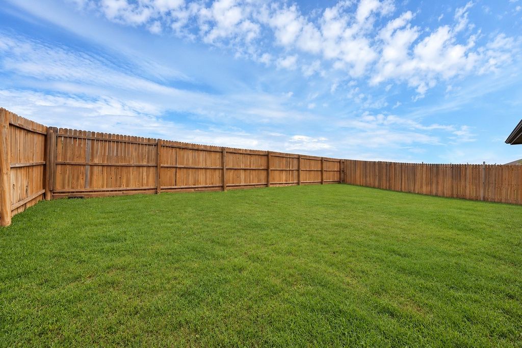 228 Foxhunter Street, Fort Worth, TX 76131 — photo 2
