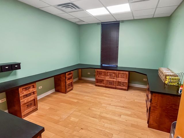 105 N Oak Park Avenue 1C, Oak Park, IL 60301