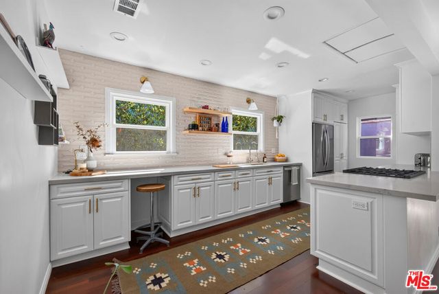 3831 Broadlawn Drive, Los Angeles, CA 90068
