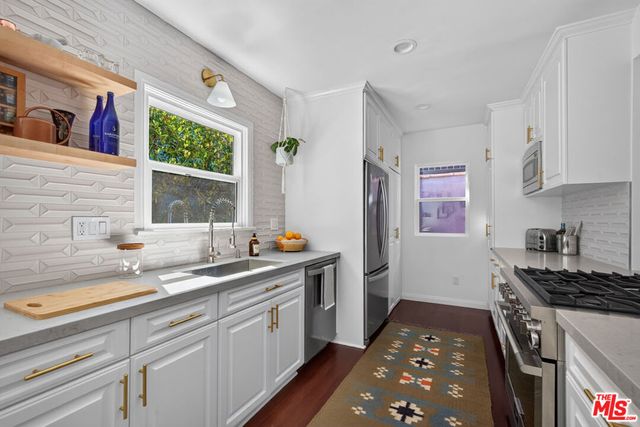 3831 Broadlawn Drive, Los Angeles, CA 90068