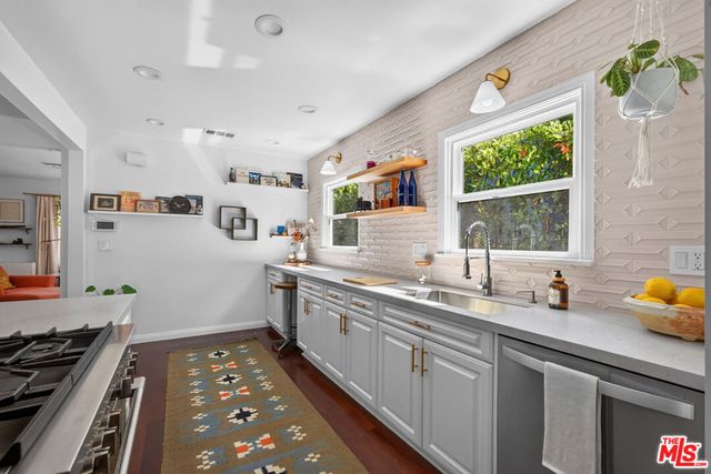 3831 Broadlawn Drive, Los Angeles, CA 90068