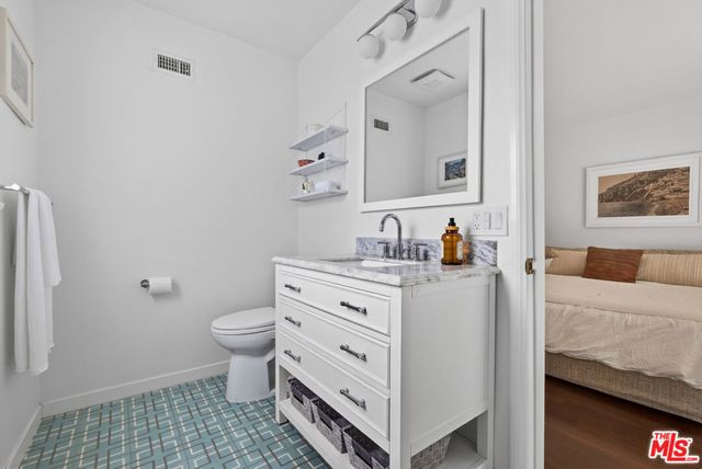 3831 Broadlawn Drive, Los Angeles, CA 90068