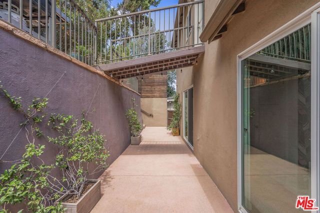 3831 Broadlawn Drive, Los Angeles, CA 90068