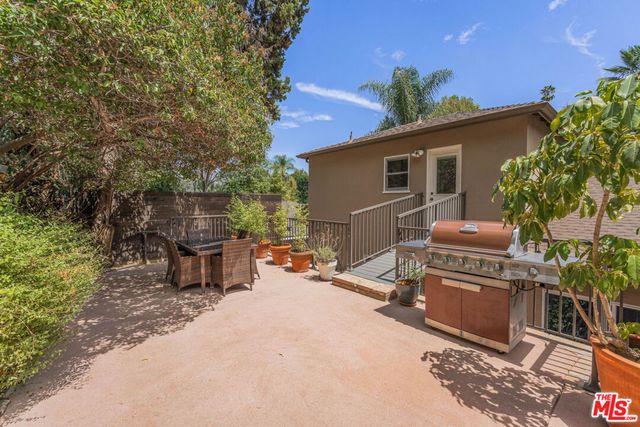 3831 Broadlawn Drive, Los Angeles, CA 90068