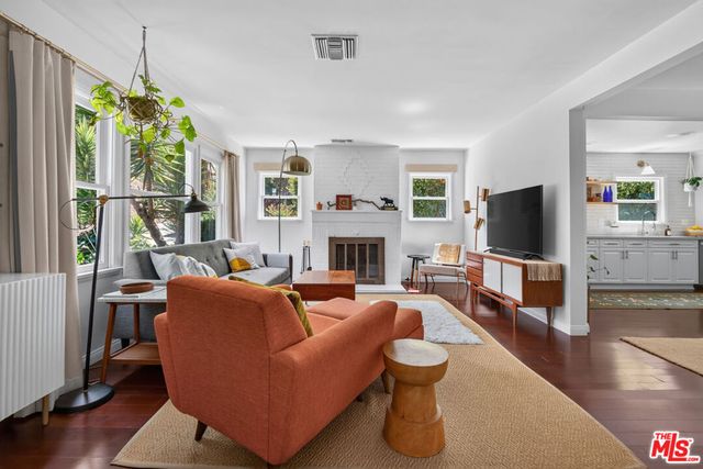 3831 Broadlawn Drive, Los Angeles, CA 90068