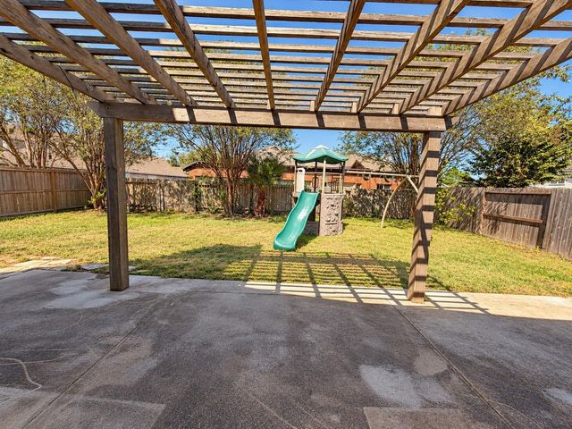 9226 Edgeloch Drive, Spring, TX 77379