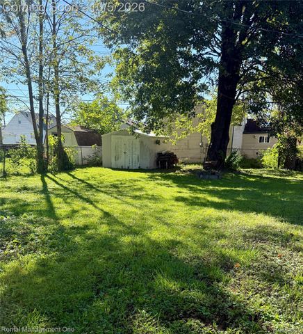 19114 Minnesota Street, Roseville, MI 48066