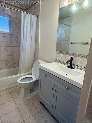 19114 Minnesota Street, Roseville, MI 48066